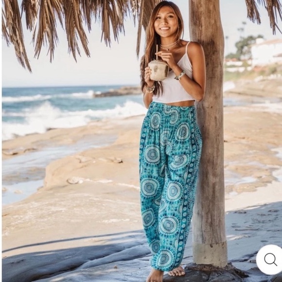 Welcome to Tammysbeachwear - Picture 3 of 9